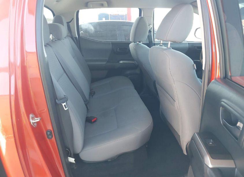 Photo 8 of 2017 Toyota Tacoma SR5 V6 (VIN 5TFAZ5CNXHX036375)