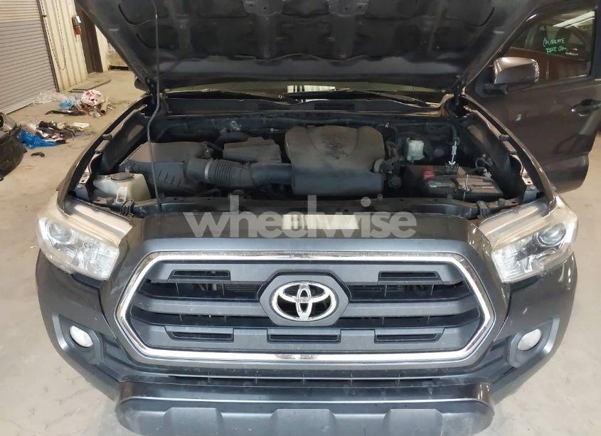 Photo 10 of 2017 Toyota Tacoma SR5 V6 (VIN 5TFAZ5CNXHX038370)
