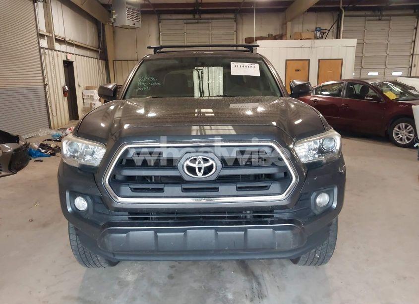 Photo 13 of 2017 Toyota Tacoma SR5 V6 (VIN 5TFAZ5CNXHX038370)