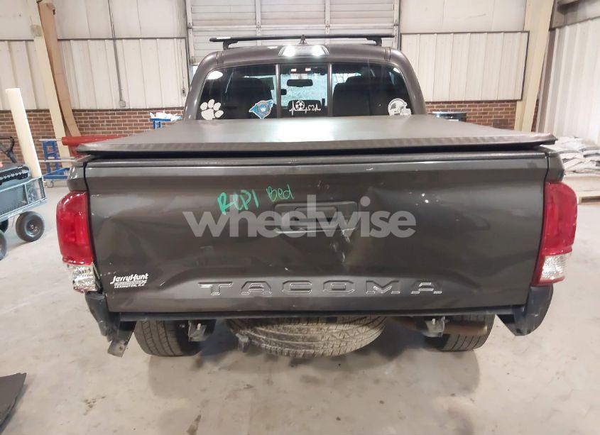 Photo 17 of 2017 Toyota Tacoma SR5 V6 (VIN 5TFAZ5CNXHX038370)