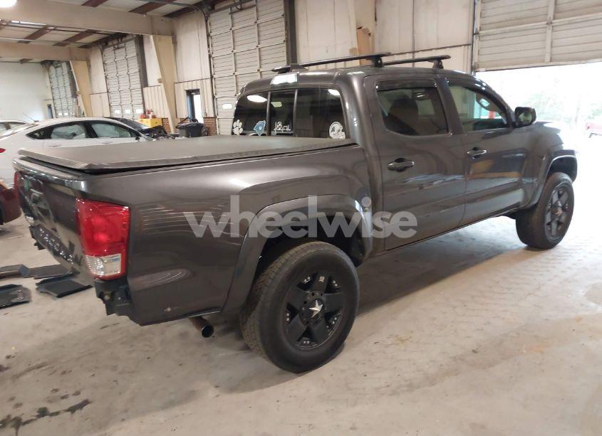 Photo 4 of 2017 Toyota Tacoma SR5 V6 (VIN 5TFAZ5CNXHX038370)