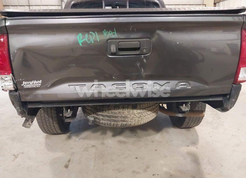 Photo 6 of 2017 Toyota Tacoma SR5 V6 (VIN 5TFAZ5CNXHX038370)