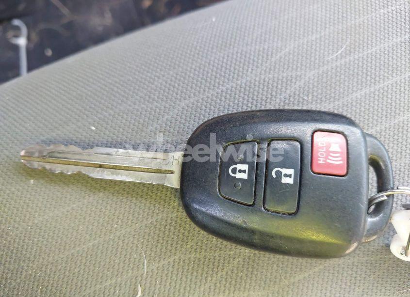 Photo 11 of 2017 Toyota Tacoma SR5 V6 (VIN 5TFAZ5CNXHX044976)