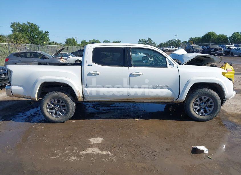 Photo 13 of 2017 Toyota Tacoma SR5 V6 (VIN 5TFAZ5CNXHX044976)