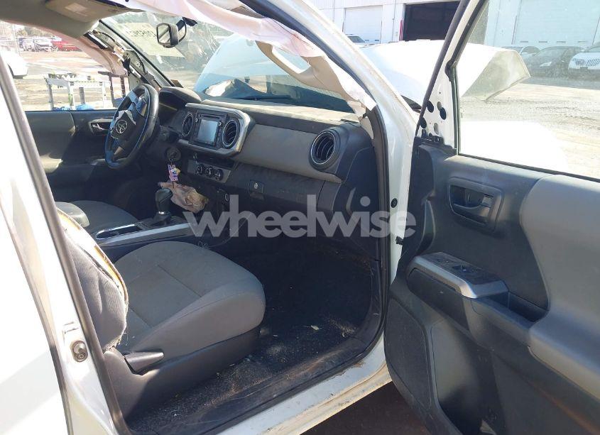 Photo 5 of 2017 Toyota Tacoma SR5 V6 (VIN 5TFAZ5CNXHX044976)