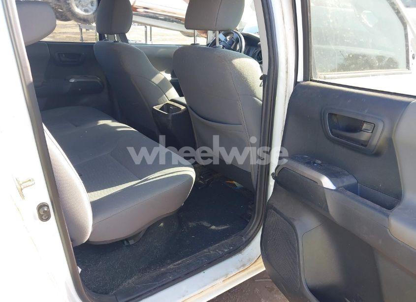 Photo 8 of 2017 Toyota Tacoma SR5 V6 (VIN 5TFAZ5CNXHX044976)