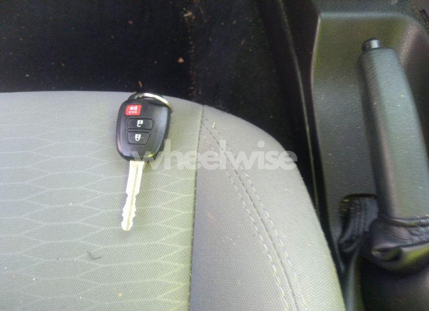 Photo 11 of 2017 Toyota Tacoma SR5 V6 (VIN 5TFAZ5CNXHX045089)