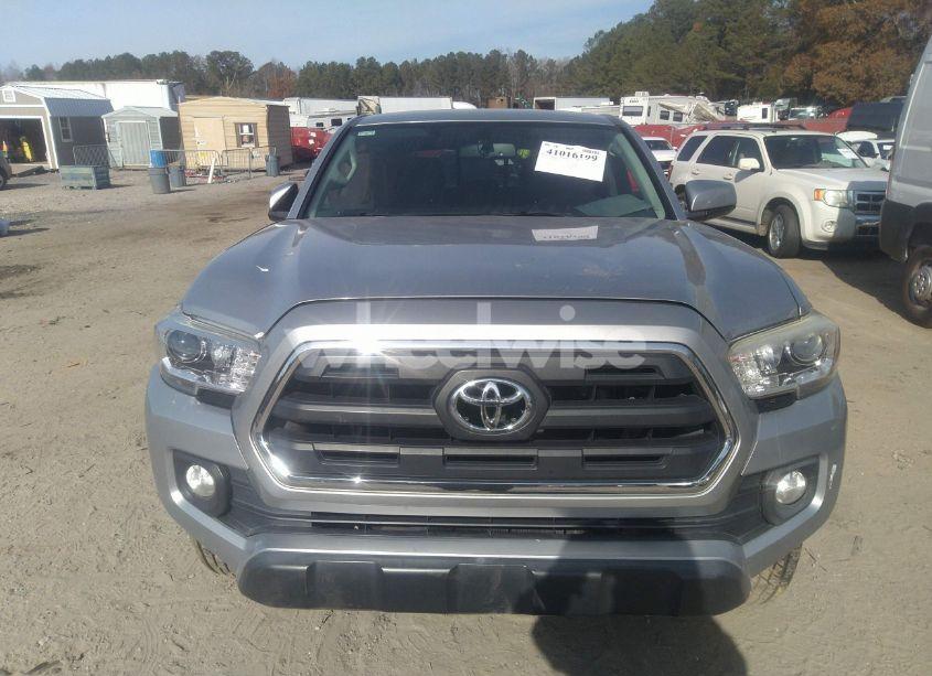 Photo 12 of 2017 Toyota Tacoma SR5 V6 (VIN 5TFAZ5CNXHX045089)