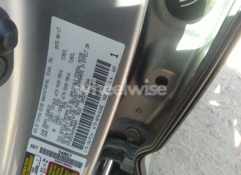 Photo 9 of 2017 Toyota Tacoma SR5 V6 (VIN 5TFAZ5CNXHX045089)