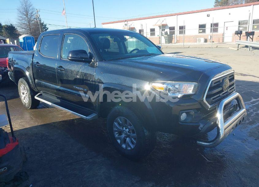 2018 Toyota Tacoma SR5 V6 (VIN 5TFAZ5CNXJX057538) main photo