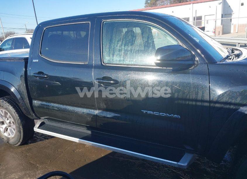 Photo 13 of 2018 Toyota Tacoma SR5 V6 (VIN 5TFAZ5CNXJX057538)