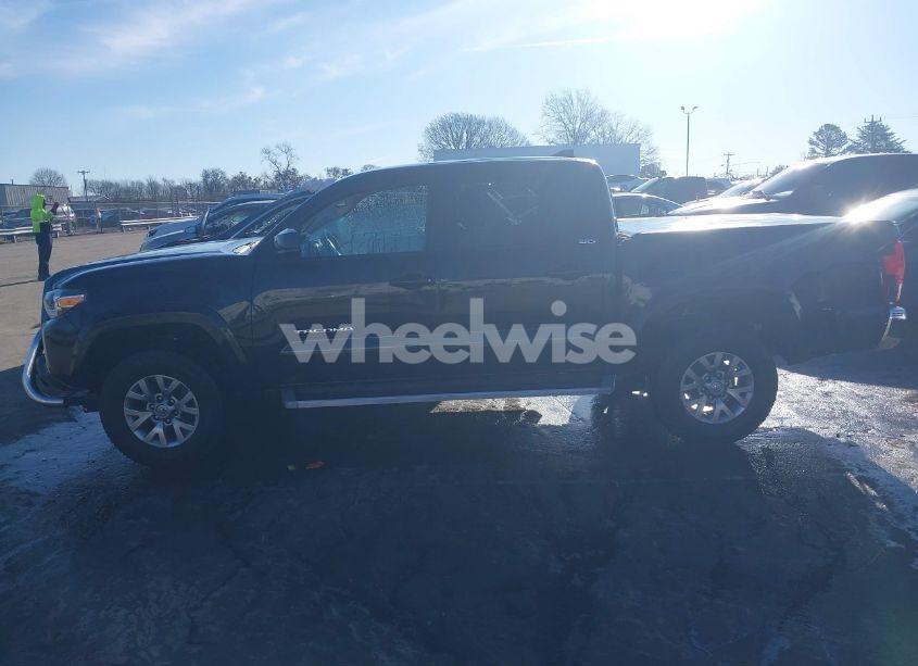 Photo 14 of 2018 Toyota Tacoma SR5 V6 (VIN 5TFAZ5CNXJX057538)