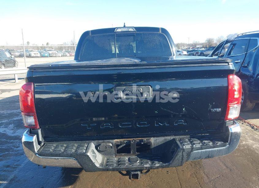 Photo 16 of 2018 Toyota Tacoma SR5 V6 (VIN 5TFAZ5CNXJX057538)