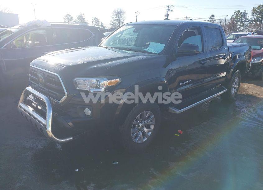 Photo 2 of 2018 Toyota Tacoma SR5 V6 (VIN 5TFAZ5CNXJX057538)