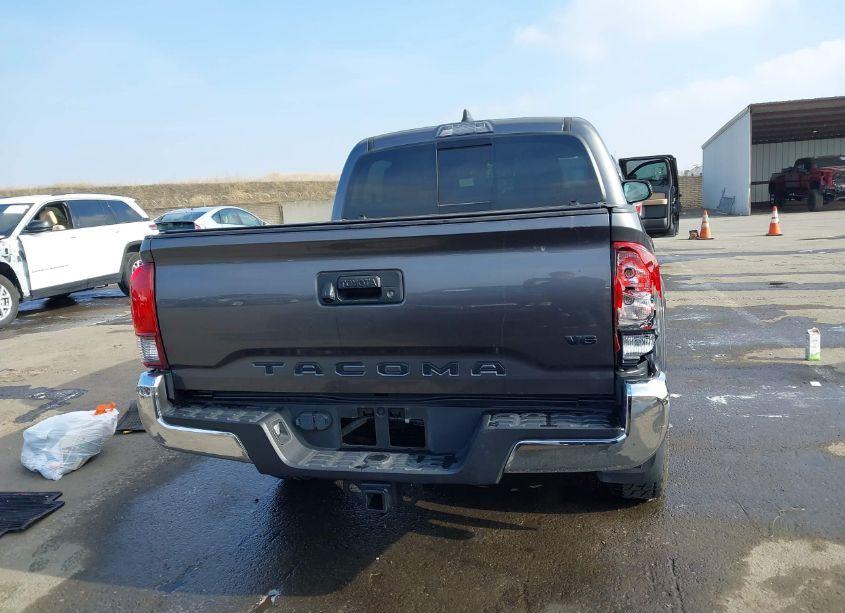 Photo 16 of 2021 Toyota Tacoma SR5 V6 (VIN 5TFAZ5CNXMX110923)