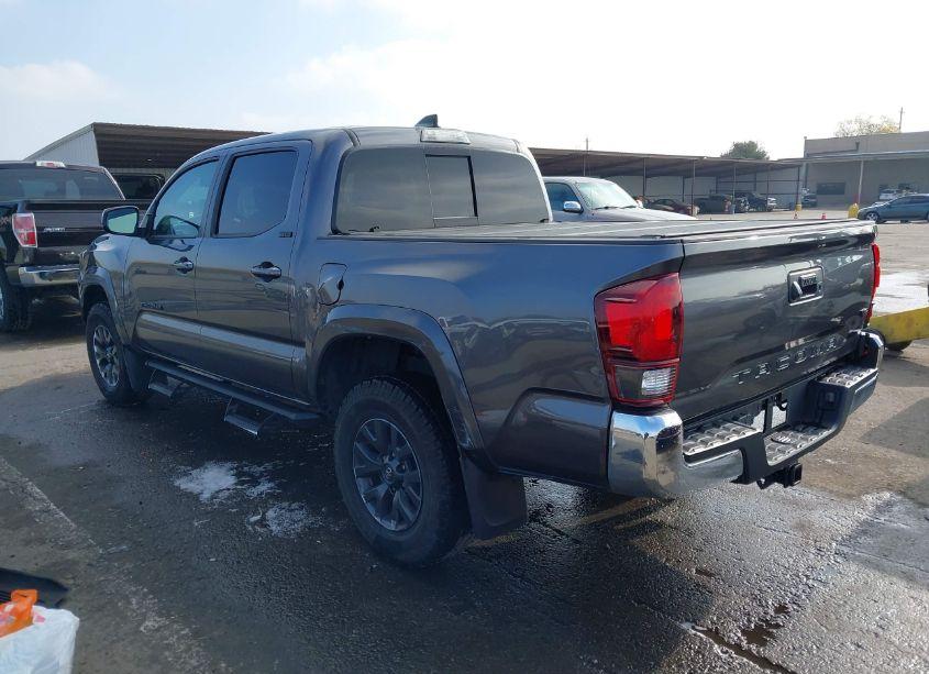 Photo 3 of 2021 Toyota Tacoma SR5 V6 (VIN 5TFAZ5CNXMX110923)