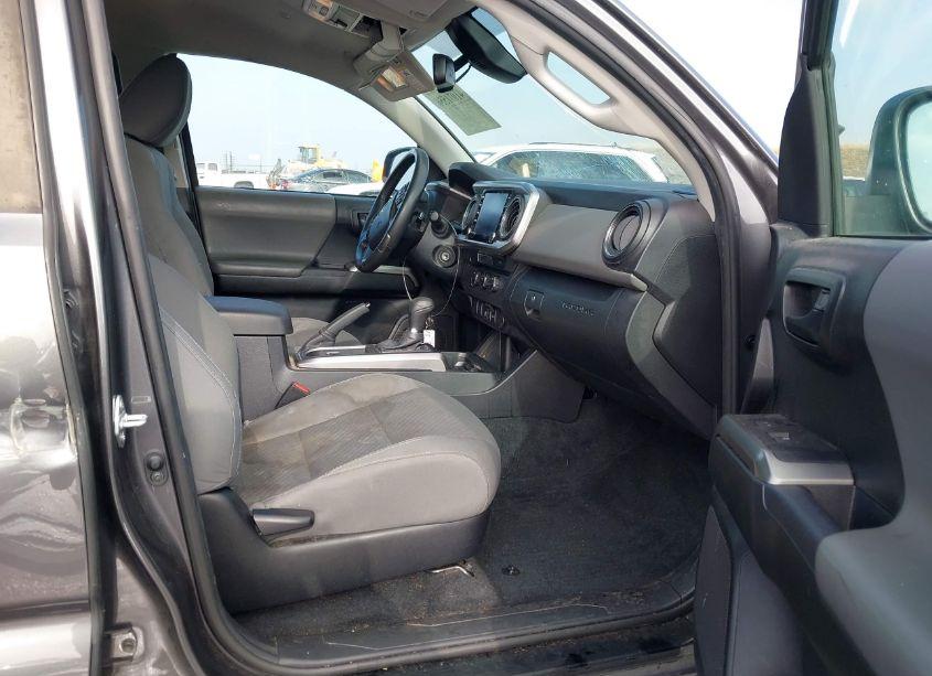 Photo 5 of 2021 Toyota Tacoma SR5 V6 (VIN 5TFAZ5CNXMX110923)