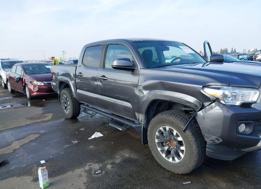 Photo 6 of 2021 Toyota Tacoma SR5 V6 (VIN 5TFAZ5CNXMX110923)