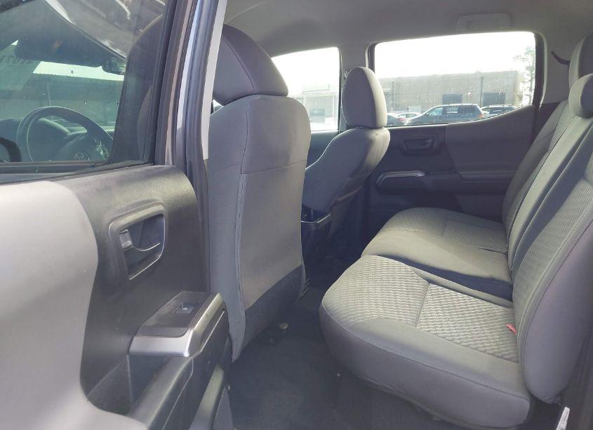 Photo 8 of 2021 Toyota Tacoma SR5 V6 (VIN 5TFAZ5CNXMX110923)