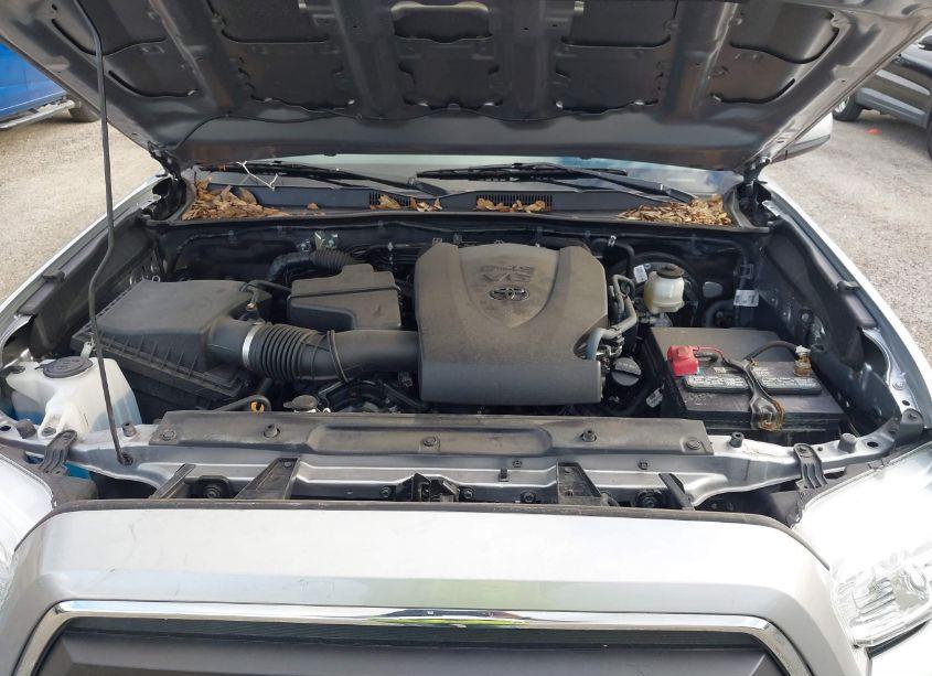Photo 10 of 2021 Toyota Tacoma SR5 V6 (VIN 5TFAZ5CNXMX118522)