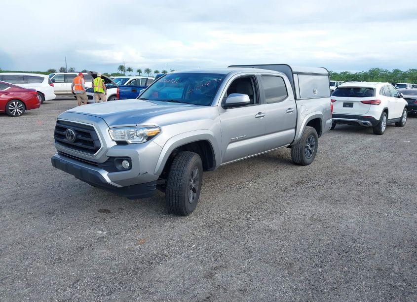 Photo 2 of 2021 Toyota Tacoma SR5 V6 (VIN 5TFAZ5CNXMX118522)