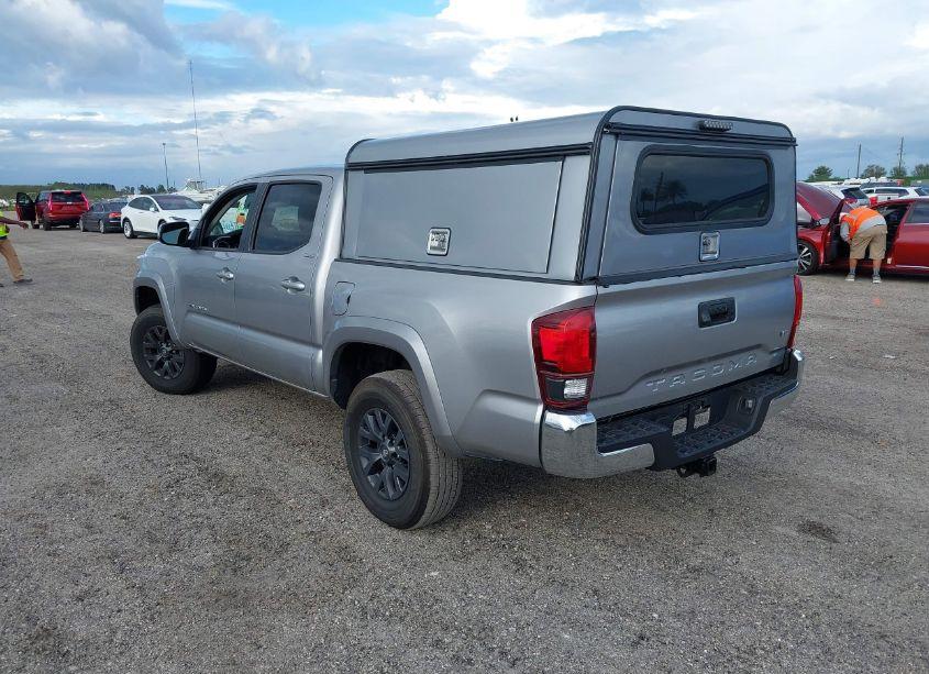 Photo 3 of 2021 Toyota Tacoma SR5 V6 (VIN 5TFAZ5CNXMX118522)