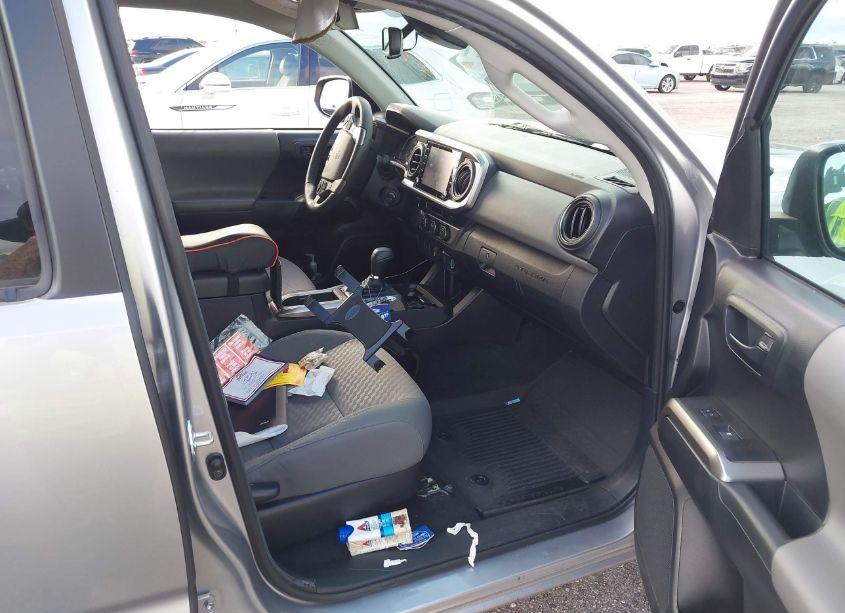 Photo 5 of 2021 Toyota Tacoma SR5 V6 (VIN 5TFAZ5CNXMX118522)
