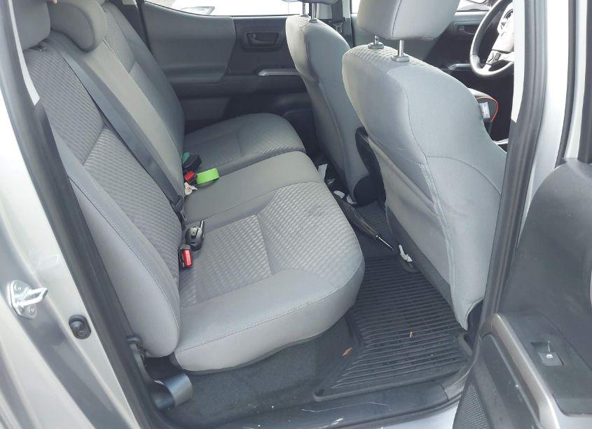 Photo 8 of 2021 Toyota Tacoma SR5 V6 (VIN 5TFAZ5CNXMX118522)