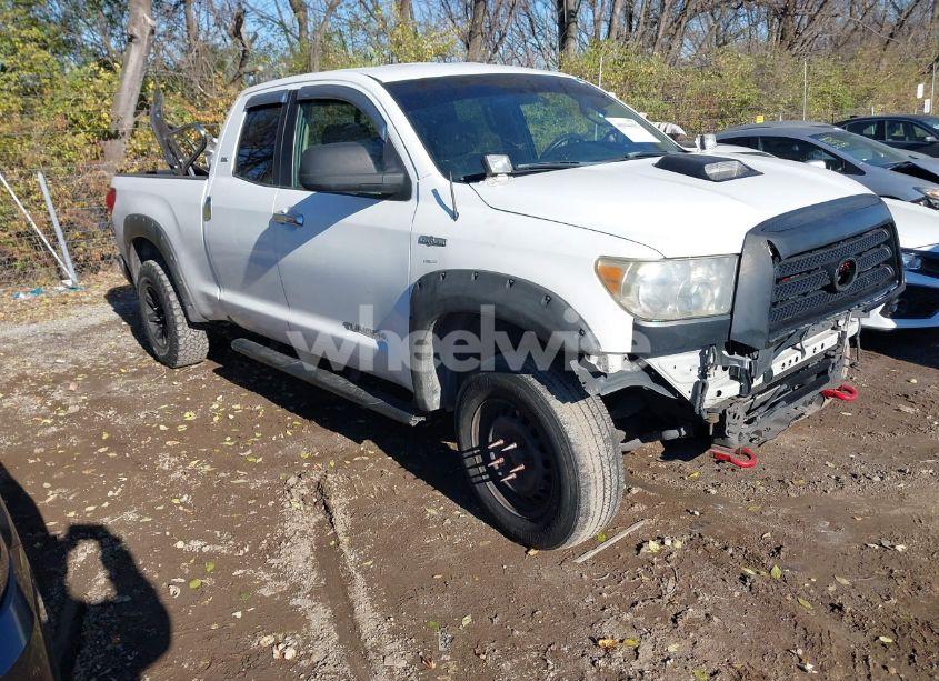 2007 Toyota Tundra SR5 4.7L V8 (VIN 5TFBT54107X004759) main photo