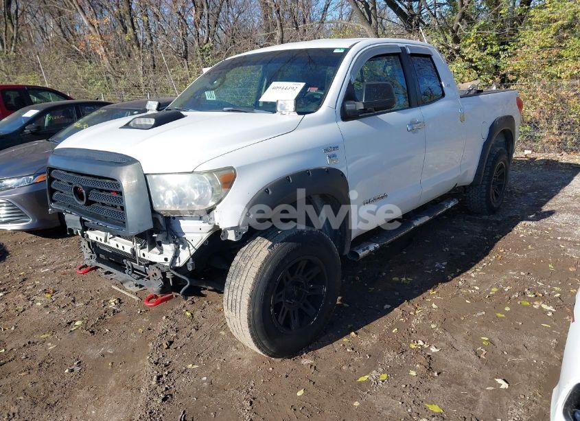 Photo 2 of 2007 Toyota Tundra SR5 4.7L V8 (VIN 5TFBT54107X004759)