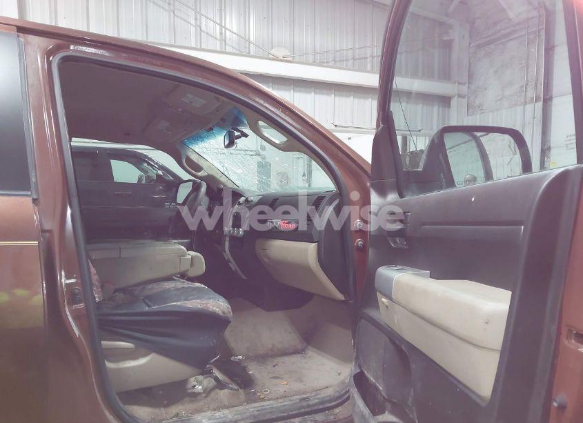 Photo 5 of 2007 Toyota Tundra SR5 4.7L V8 (VIN 5TFBT54187X007232)