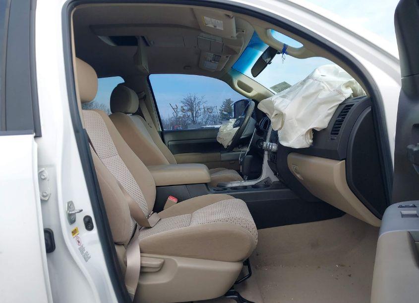 Photo 5 of 2008 Toyota Tundra SR5 5.7L V8 (VIN 5TFBV54118X036874)