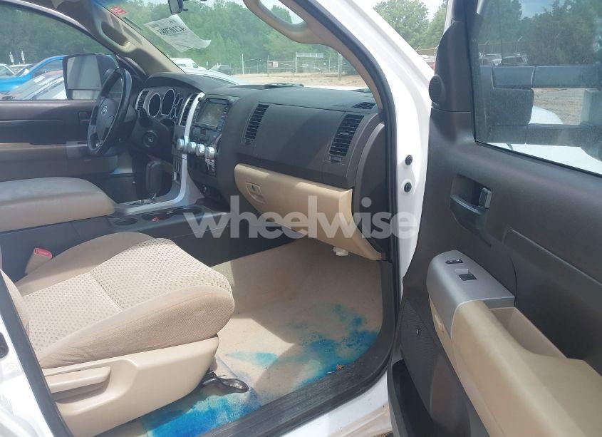 Photo 5 of 2008 Toyota Tundra SR5 5.7L V8 (VIN 5TFBV54118X044358)