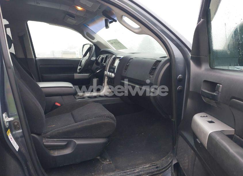 Photo 5 of 2008 Toyota Tundra SR5 5.7L V8 (VIN 5TFBV54128X040335)