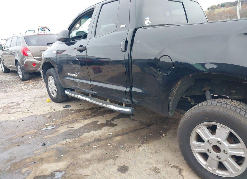 Photo 15 of 2008 Toyota Tundra SR5 5.7L V8 (VIN 5TFBV54128X075490)