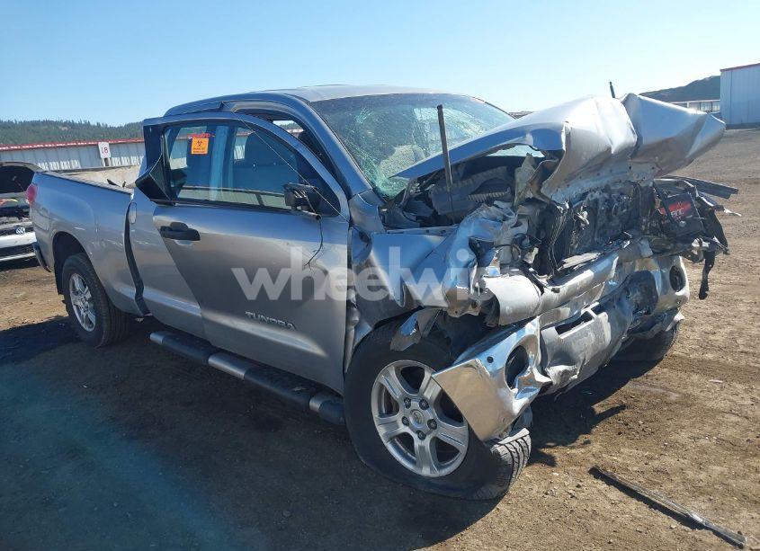 2007 Toyota Tundra SR5 5.7L V8 (VIN 5TFBV54147X012194) main photo