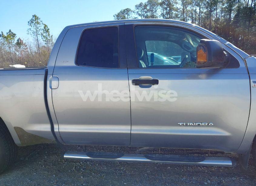 Photo 13 of 2007 Toyota Tundra SR5 5.7L V8 (VIN 5TFBV54187X004258)