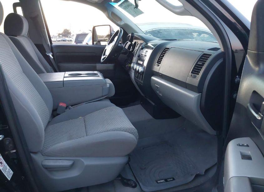 Photo 5 of 2007 Toyota Tundra SR5 5.7L V8 (VIN 5TFBV54187X011565)