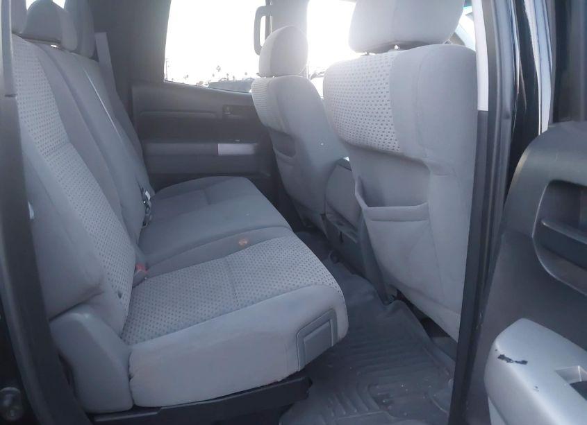 Photo 8 of 2007 Toyota Tundra SR5 5.7L V8 (VIN 5TFBV54187X011565)