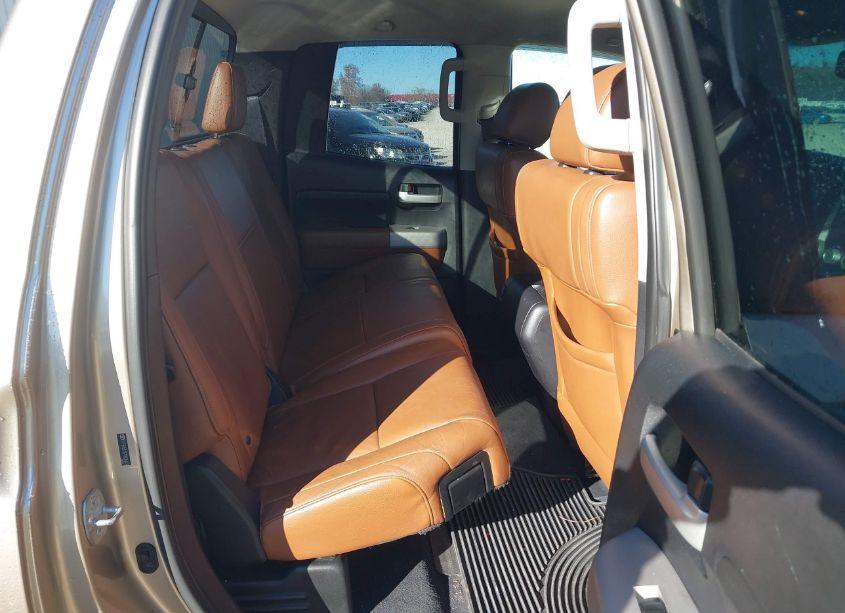 Photo 8 of 2007 Toyota Tundra LIMITED 5.7L V8 (VIN 5TFBV58167X004642)