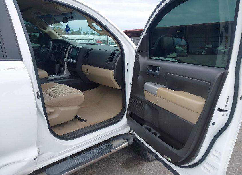 Photo 5 of 2009 Toyota Tundra SR5 5.7L V8 (VIN 5TFBW54179X084989)