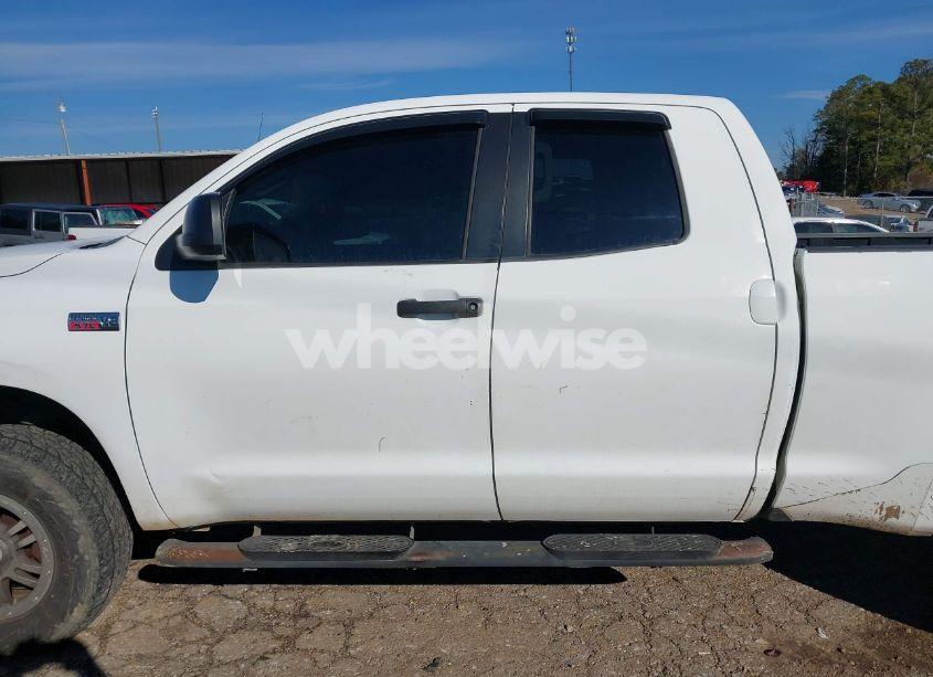 Photo 14 of 2009 Toyota Tundra GRADE 5.7L V8 (VIN 5TFBW54189X089652)