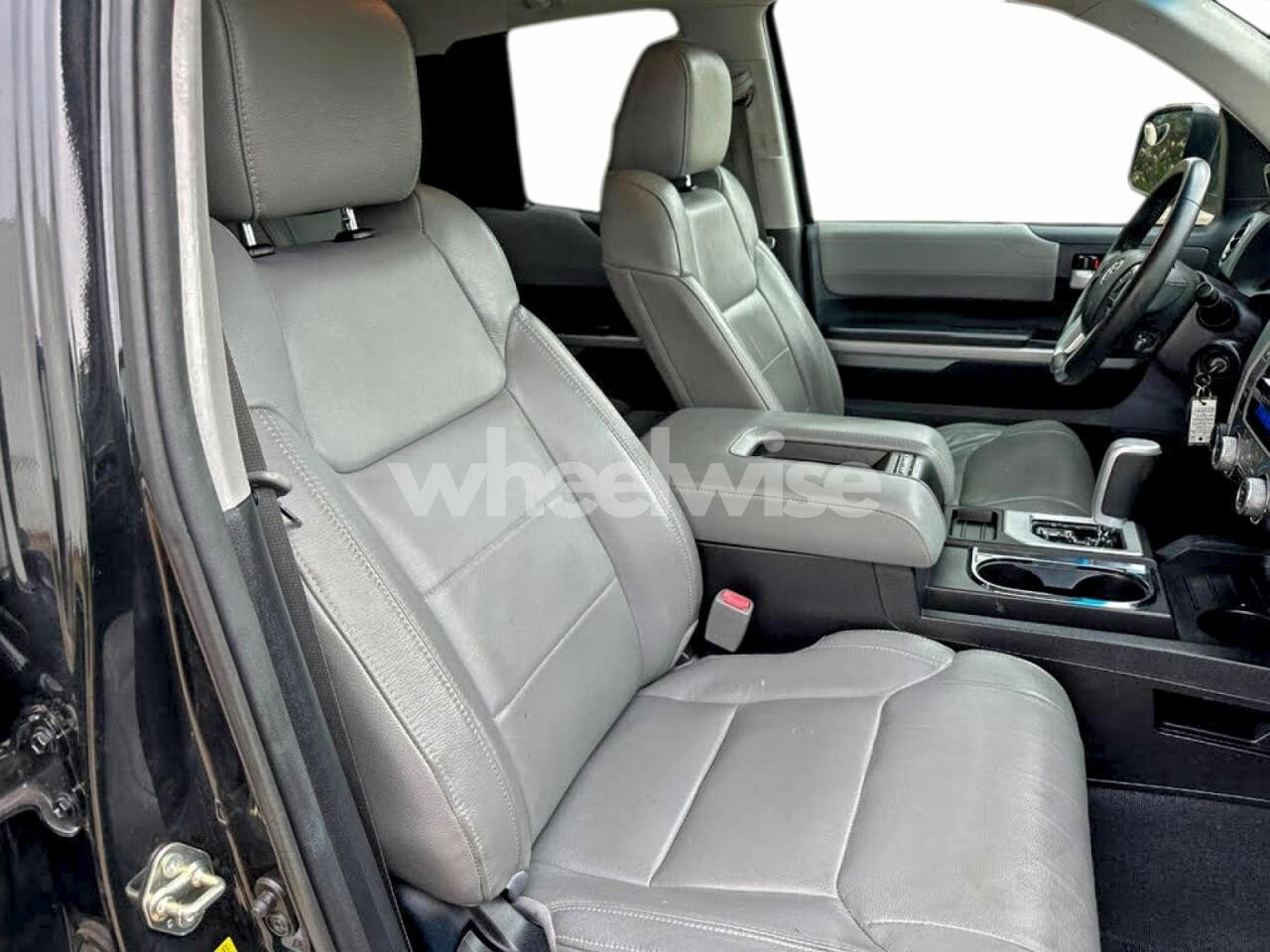 Photo 5 of 2016 TOYOTA TUNDRA DOUBLE CAB LIMITED (VIN 5TFBW5F11GX535599)