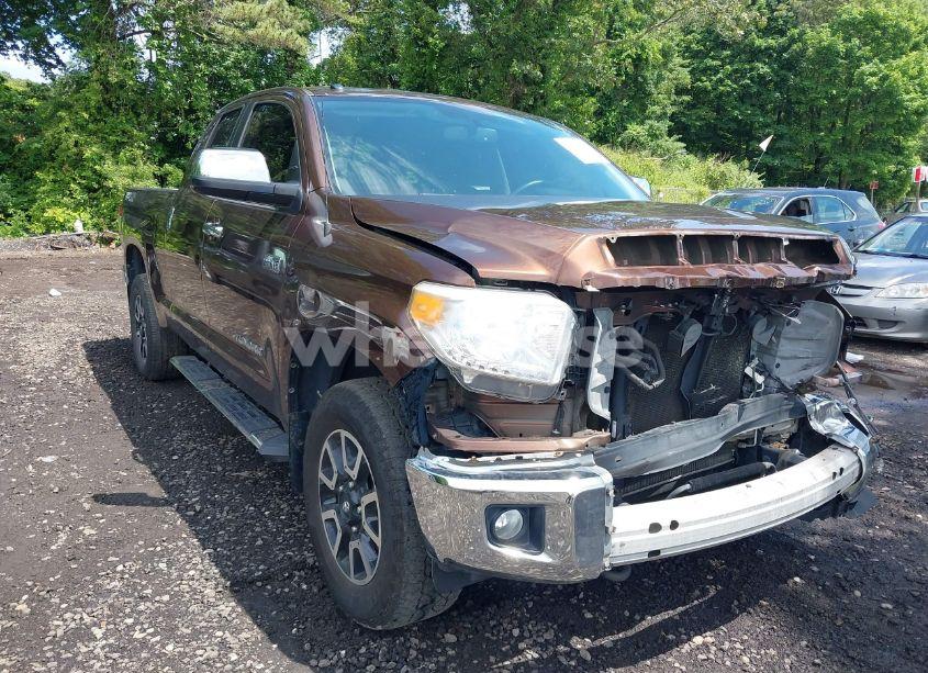 2016 Toyota Tundra LIMITED 5.7L V8 (VIN 5TFBW5F13GX566577) main photo