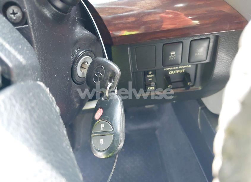 Photo 11 of 2016 Toyota Tundra LIMITED 5.7L V8 (VIN 5TFBW5F13GX566577)