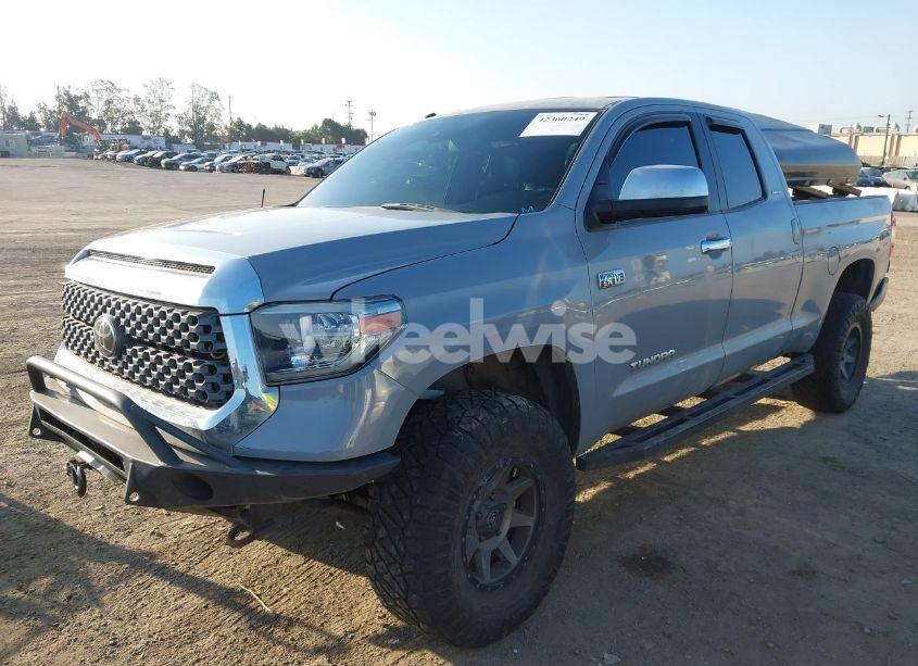 Photo 2 of 2018 Toyota Tundra LIMITED 5.7L V8 (VIN 5TFBY5F12JX722822)