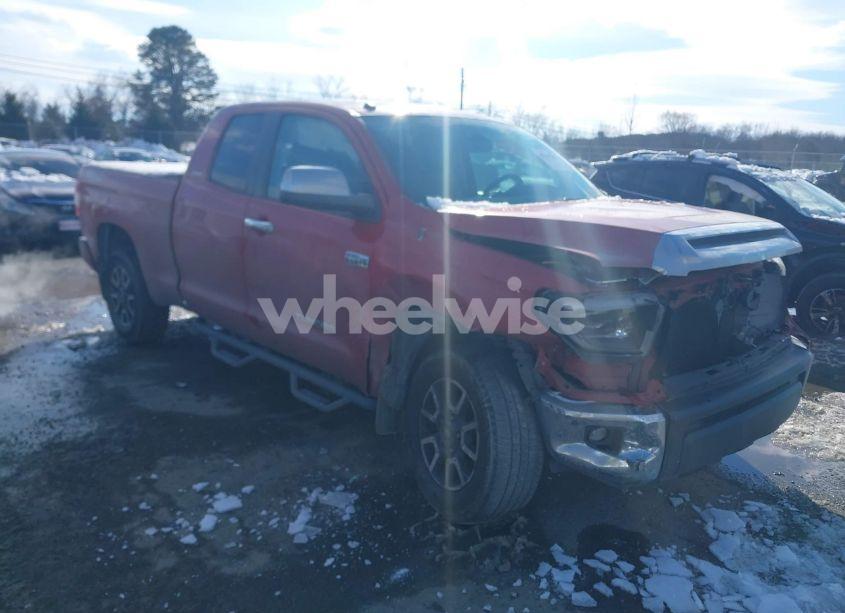 2019 Toyota Tundra LIMITED 5.7L V8 (VIN 5TFBY5F12KX831413) main photo