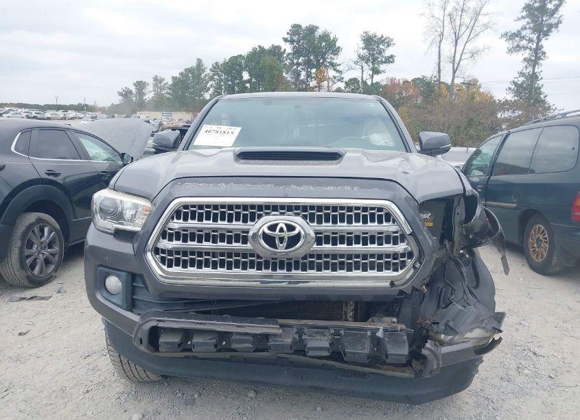 Photo 12 of 2017 Toyota Tacoma TRD SPORT (VIN 5TFBZ5DN0HX002111)
