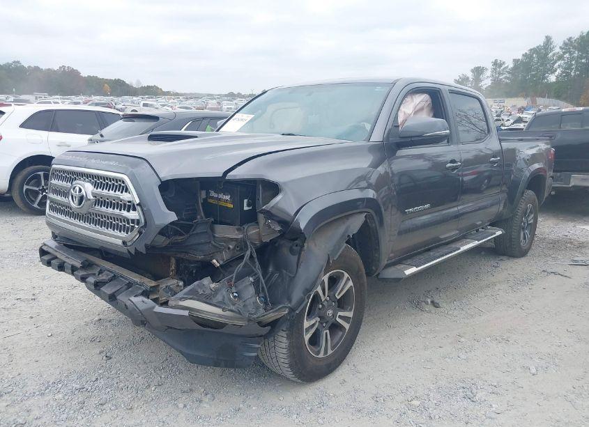 Photo 2 of 2017 Toyota Tacoma TRD SPORT (VIN 5TFBZ5DN0HX002111)