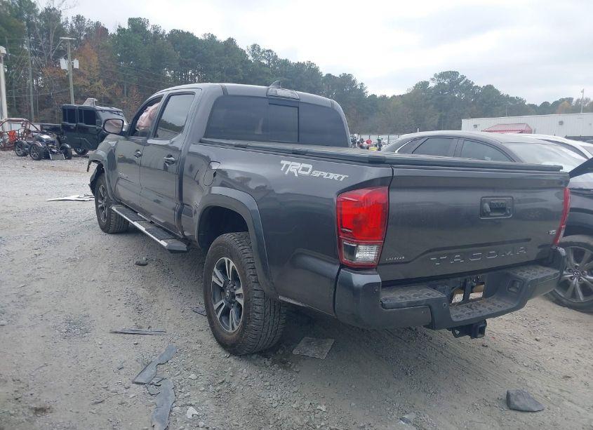 Photo 3 of 2017 Toyota Tacoma TRD SPORT (VIN 5TFBZ5DN0HX002111)